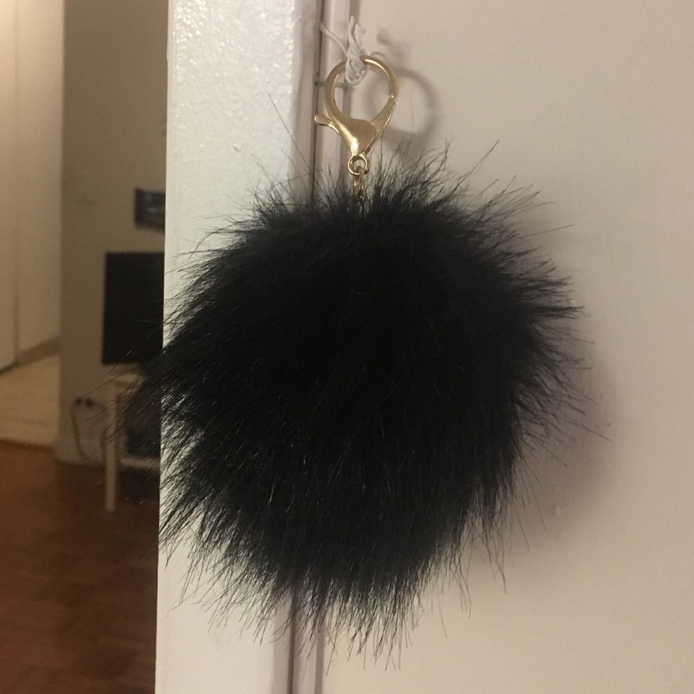 Fluffy black keychain
